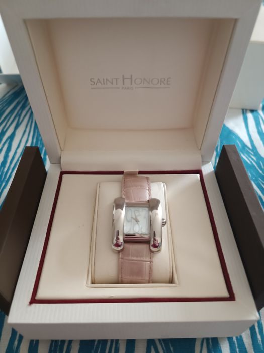 Ceas dama, Saint Honore