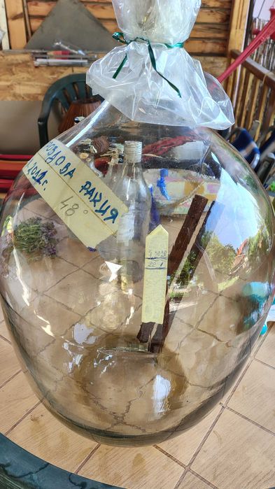 Стъклена дамаджана от 26-27л, голяма