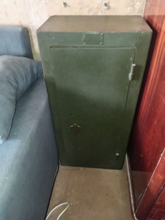 Продам сейф советский