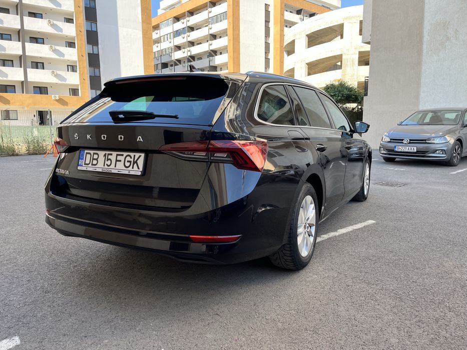 Skoda Octavia 2020 Diesel 2.0 manual incalzire scaune bord digital senzori parcare recunoastere semne faruri led geamuri privacy navigatie mare