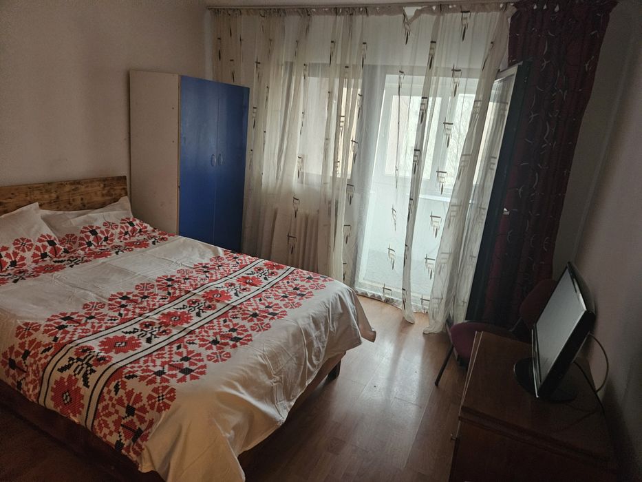 Închiriez garsonieră