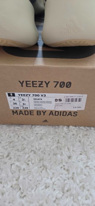 Adidas Yeezy 700 V3,originali,marimea 36,gri noi,cu eticheta