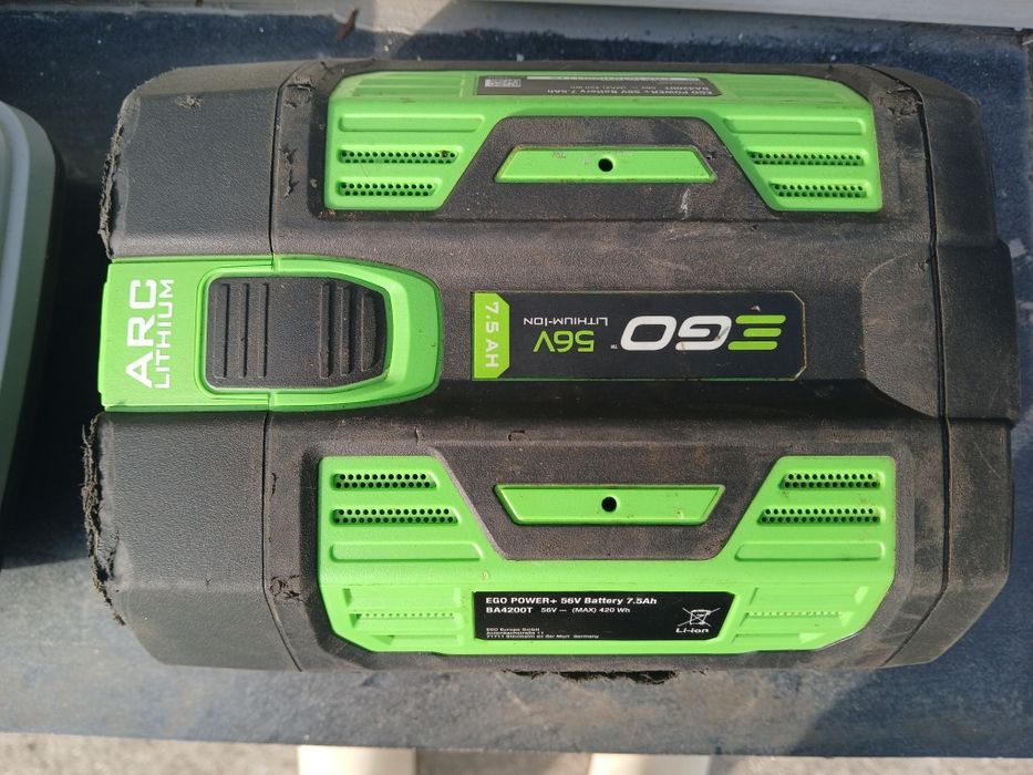 Drujbă nouă EGO-pe baterie+încărcător-7,5Ah-lama 35 cm-motor brushless