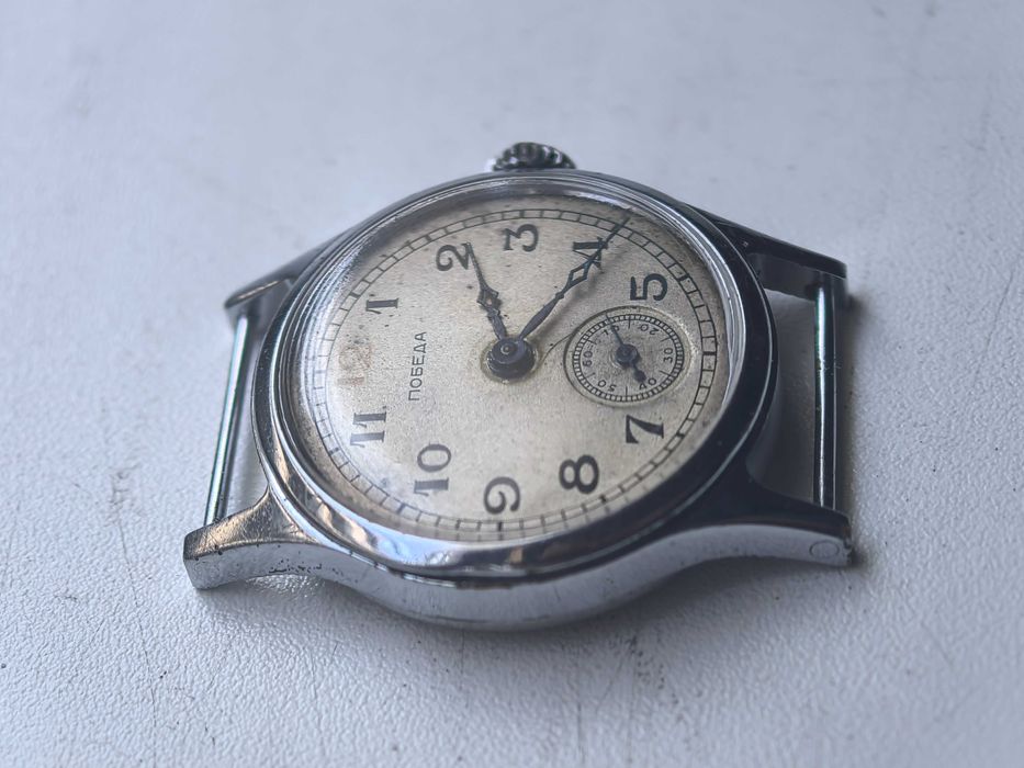 Победа с червено 12