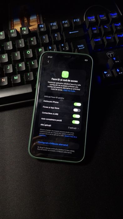 Vând iPhone 11 128gb