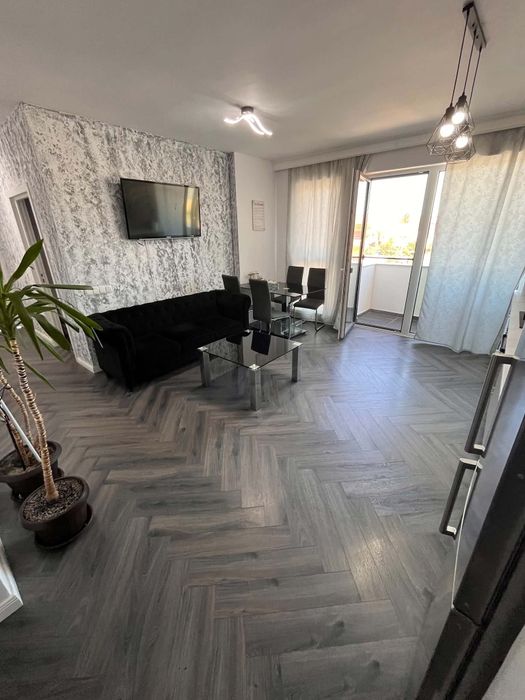 Vând apartament cu 3 camere