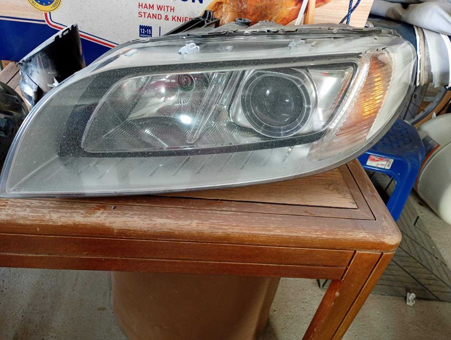 Фар за VOLVO XC70 V70 адаптивен, ксенон, лед, ляв