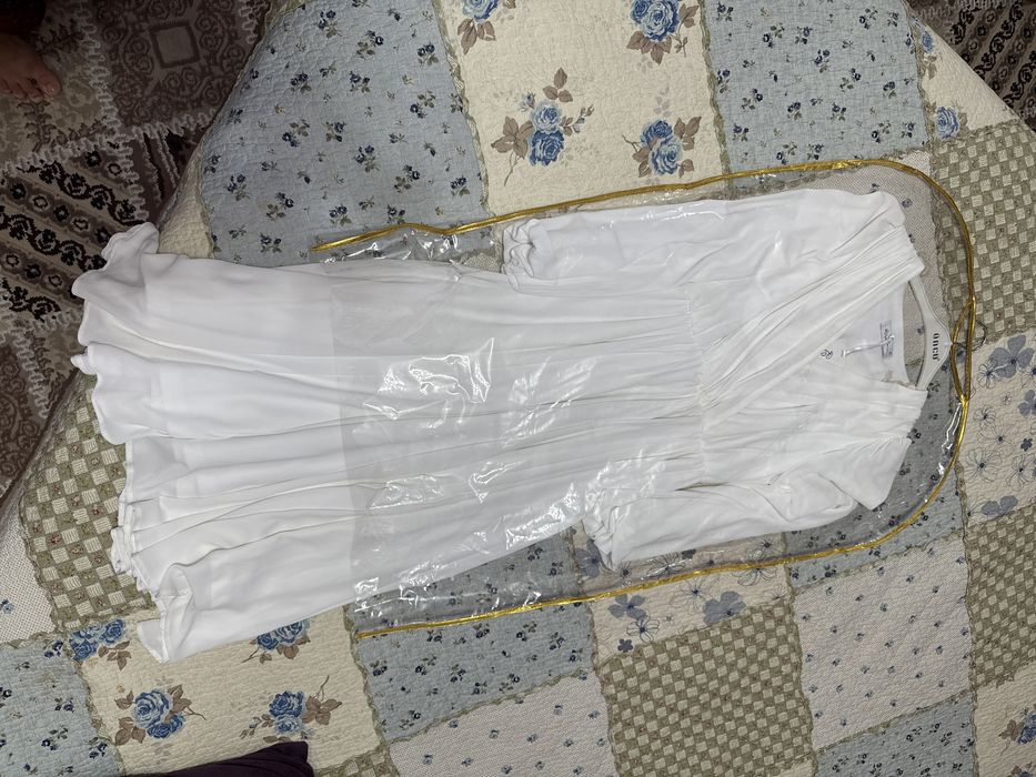 Продам новыю платье