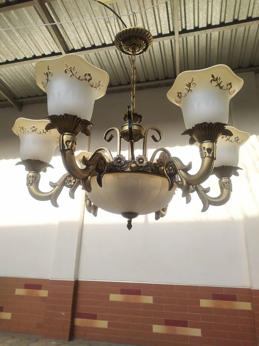 Дворцовая люстра