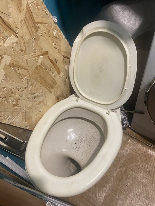 Отдам даром унитаз