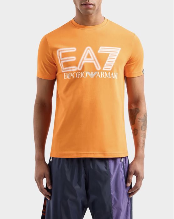 Продам футболки EA7