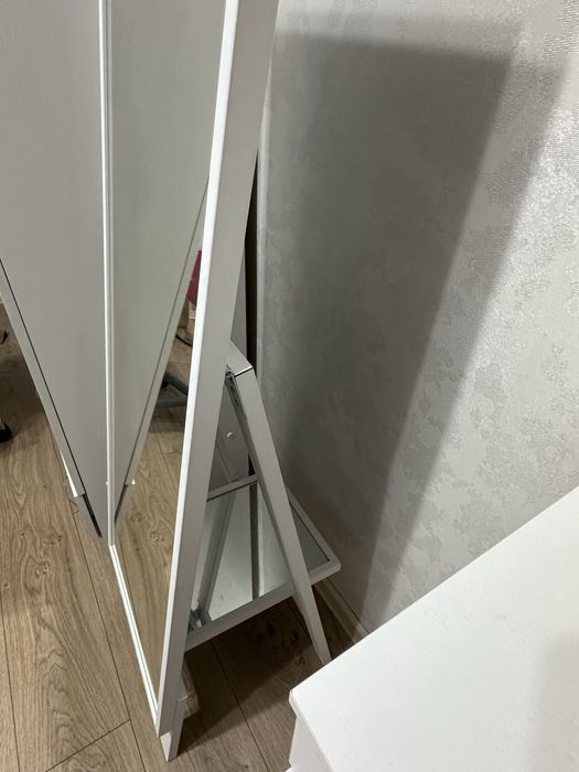 напольное зеркало