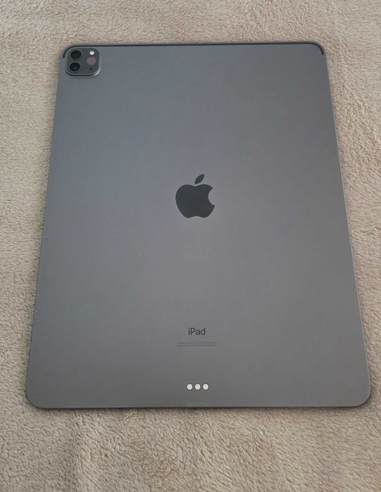 Apple iPad Pro 12.9” – перфектно състояние + Apple Pencil – подарък