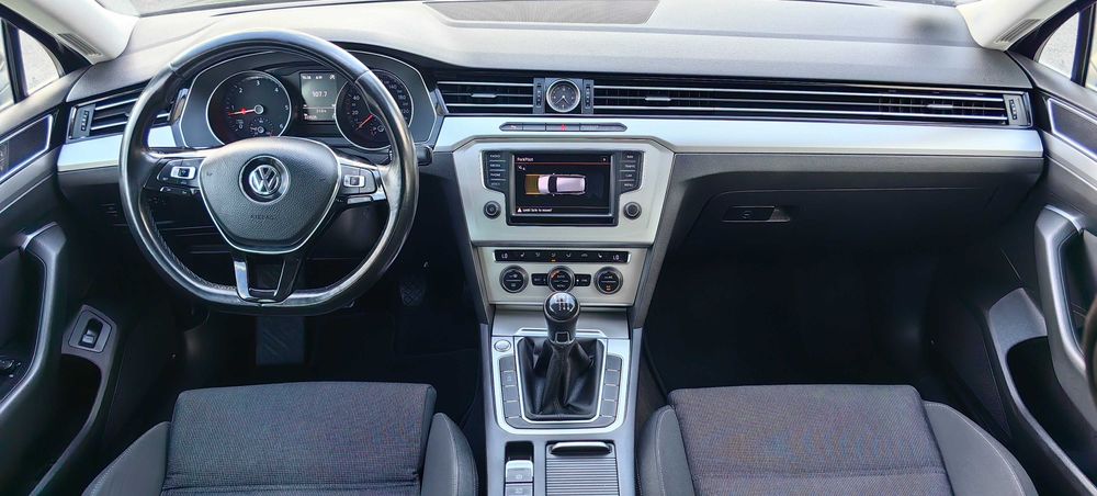 Volkswagen Passat B8, 2.0 TDI, Navi, Distronic, Incalz scaune, Euro 6