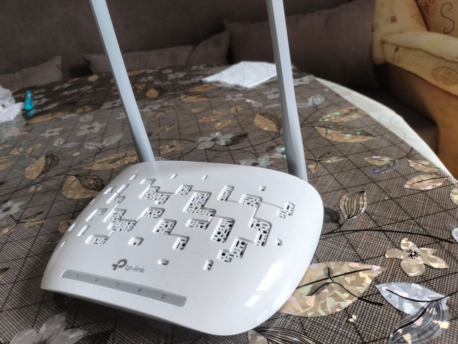 tp-link 300 Mbps Wi-Fi ADSL2+ Modem Router TD-W8961N