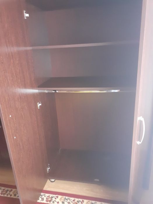 Dulap haine cu doua uși