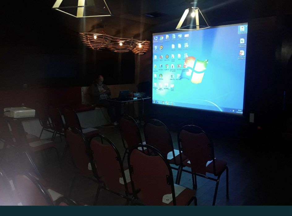 Аренда проектора с экраном