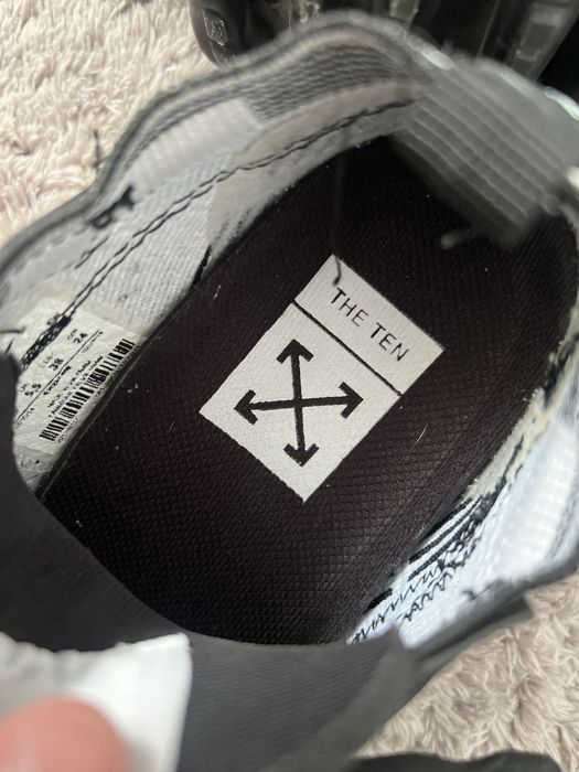 Adidasi off white vapormax