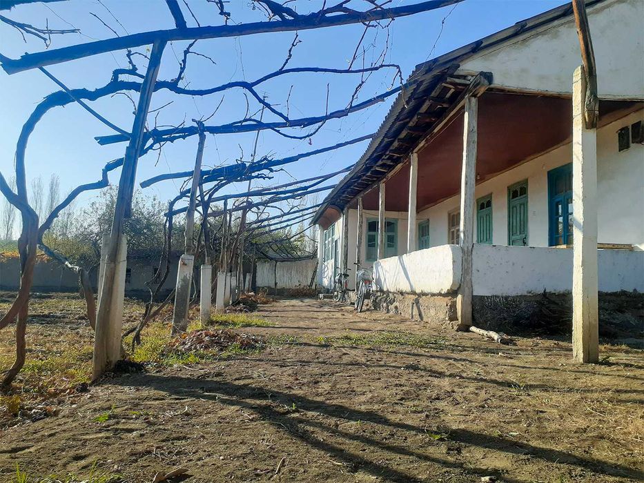 Rishton Tumani Avazboy qishlog'ida 16 sotx Hovli uy sotiladi