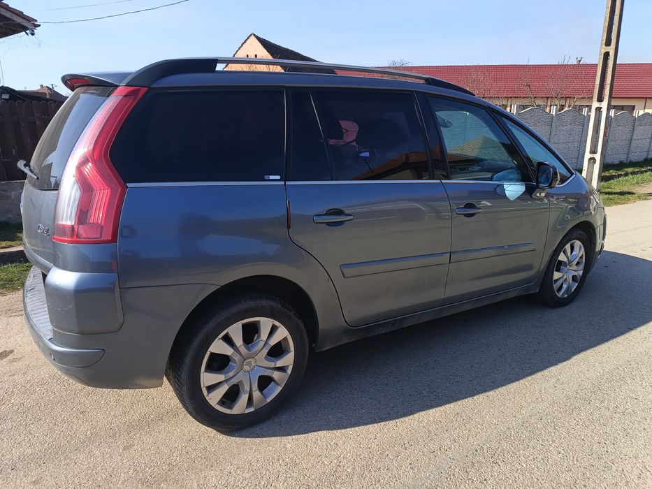 Vând Citroen C4 grand picasso