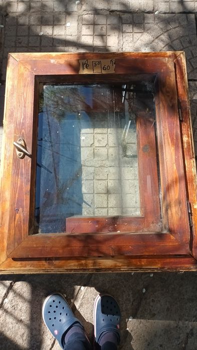 МАЛКИ Дърени прозорци