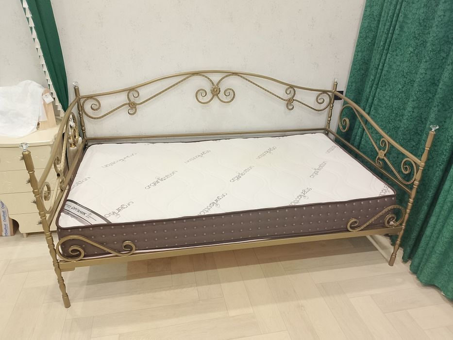 Продам кровать , парящая кровать