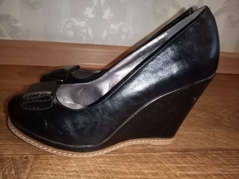 Продам туфли новые