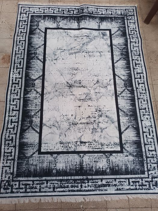 Covor modern nou, dimensiuni 1,60 x 2,30 m, nou