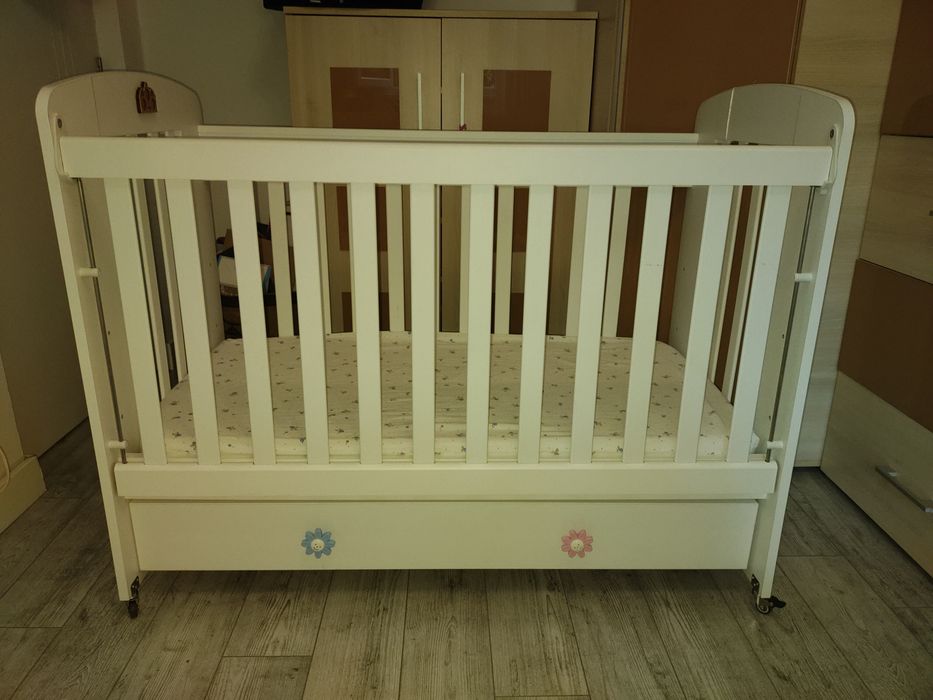 Patut de lemn pentru copii