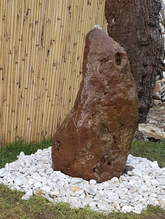 Уникални градински фонтани от естествен камък