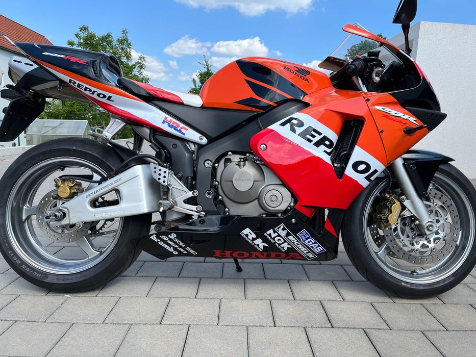 Motocicleta Honda CBR600RR PC37