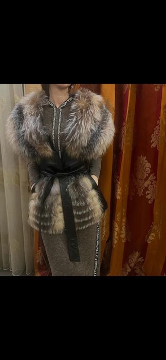 Желетка коженная с чернобуркой