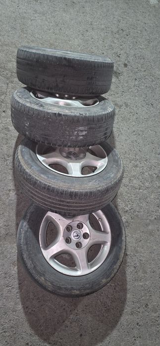 Продаю резину с дисками