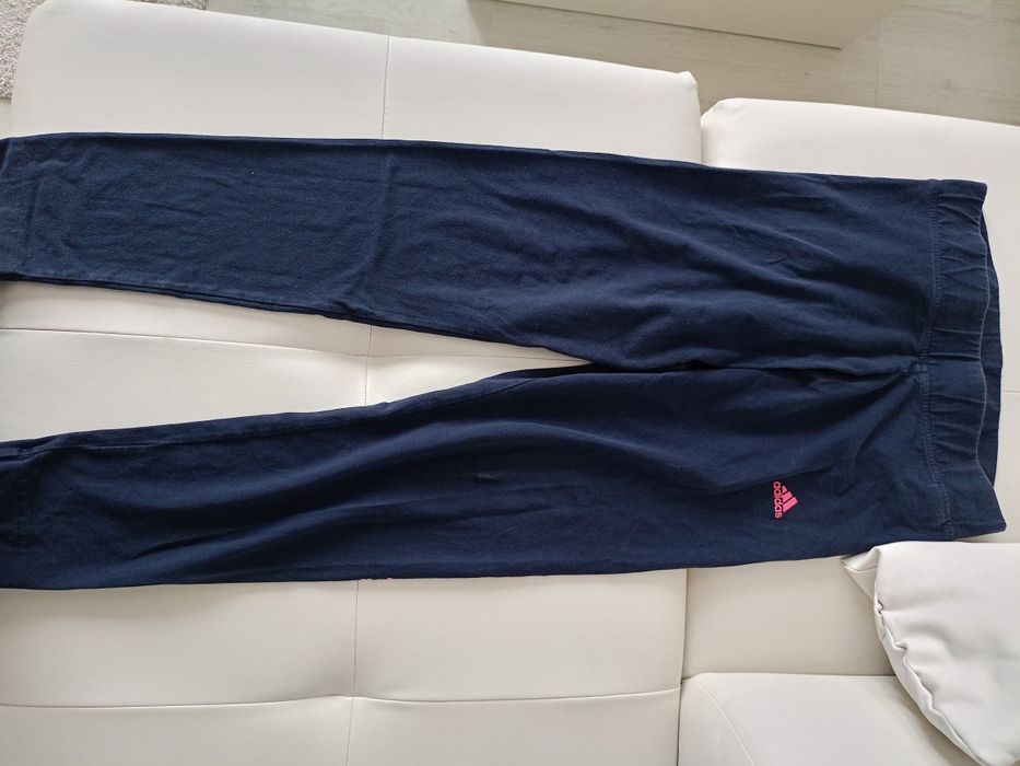 Vând colanți dama Adidas, produs de calitate superioara mărimea L.