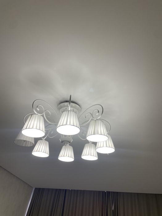 Продам люстры в отличном состоЯнии