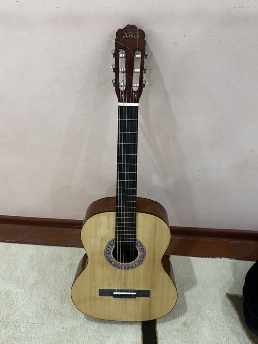 Гитара сатылады арзан