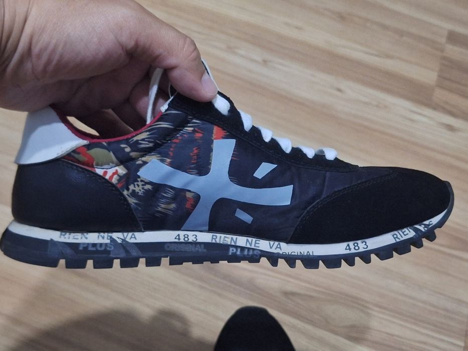 Стильные кроссовки DAGEM