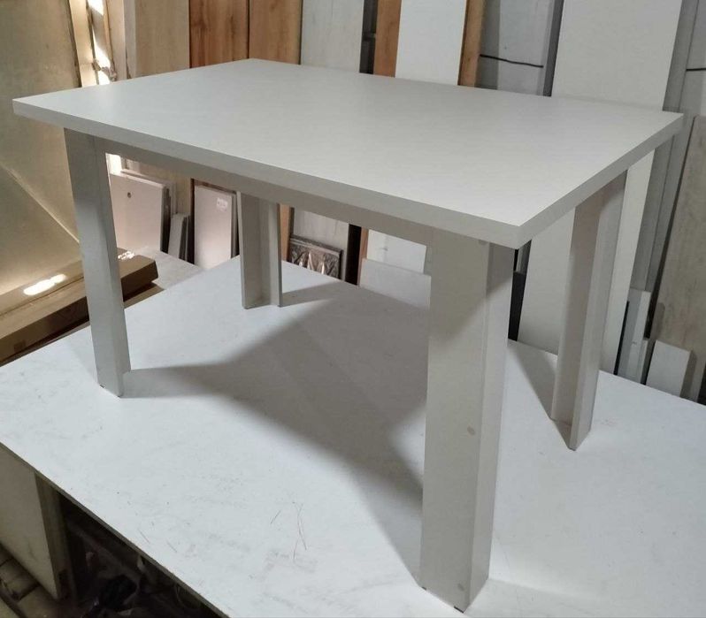 Стол, стол кухонный.