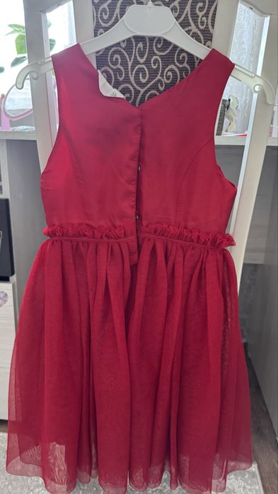 Красивое платье на 6-7 лет