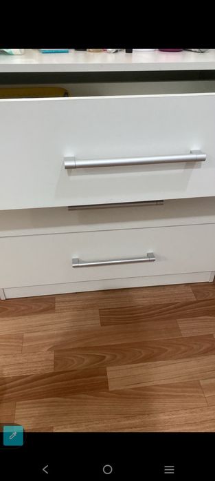 Продам комод-тумба с зеркалом.