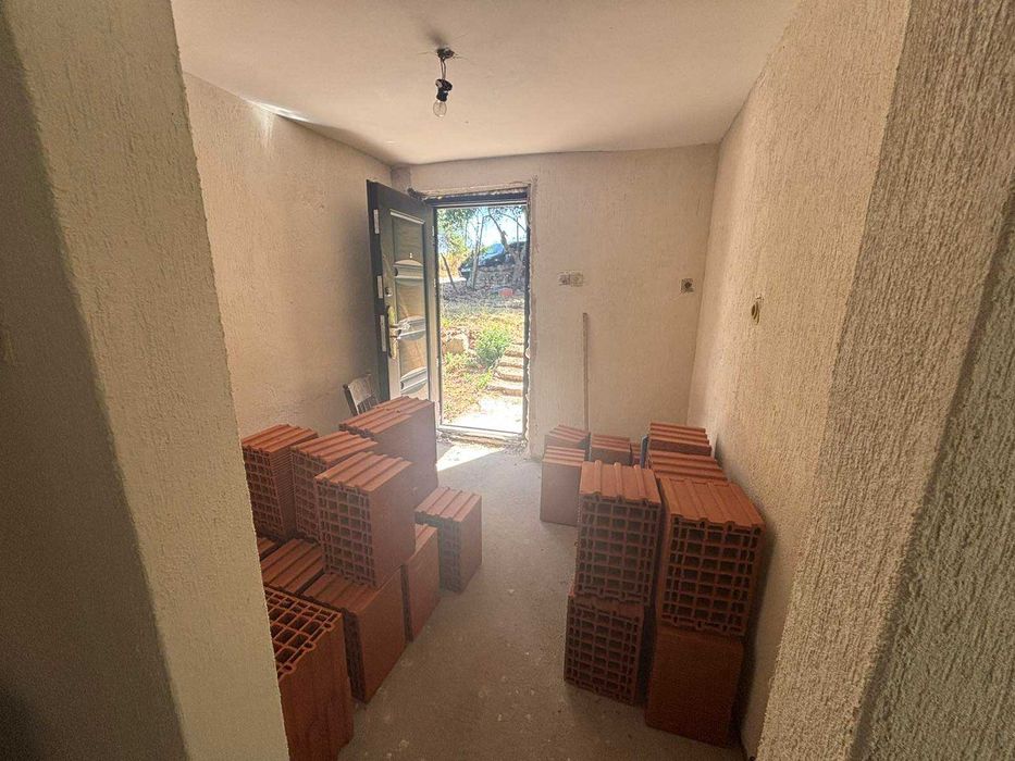 Продава КЪЩА    област София, с. Понор