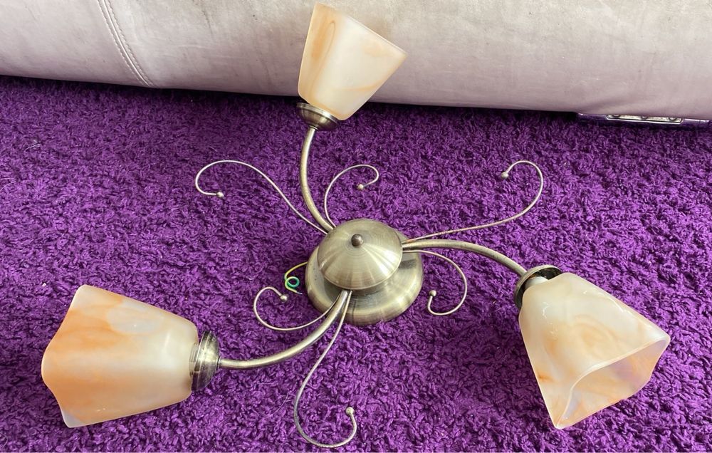 Люстра в хоршем состоянии