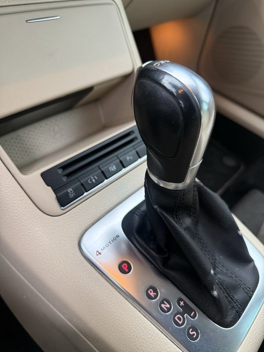 De vanzare VW Tiguan DSG,PANO,PIELE 2.0 TDI 4Motion Inmatriculat