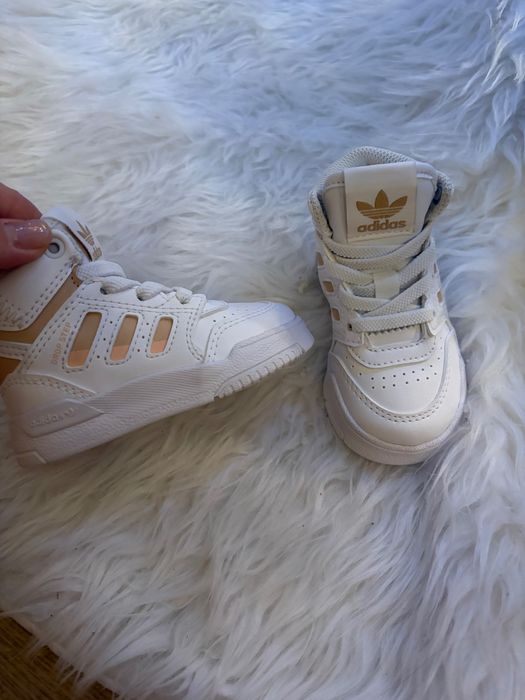 Кец Adidas 19 размер