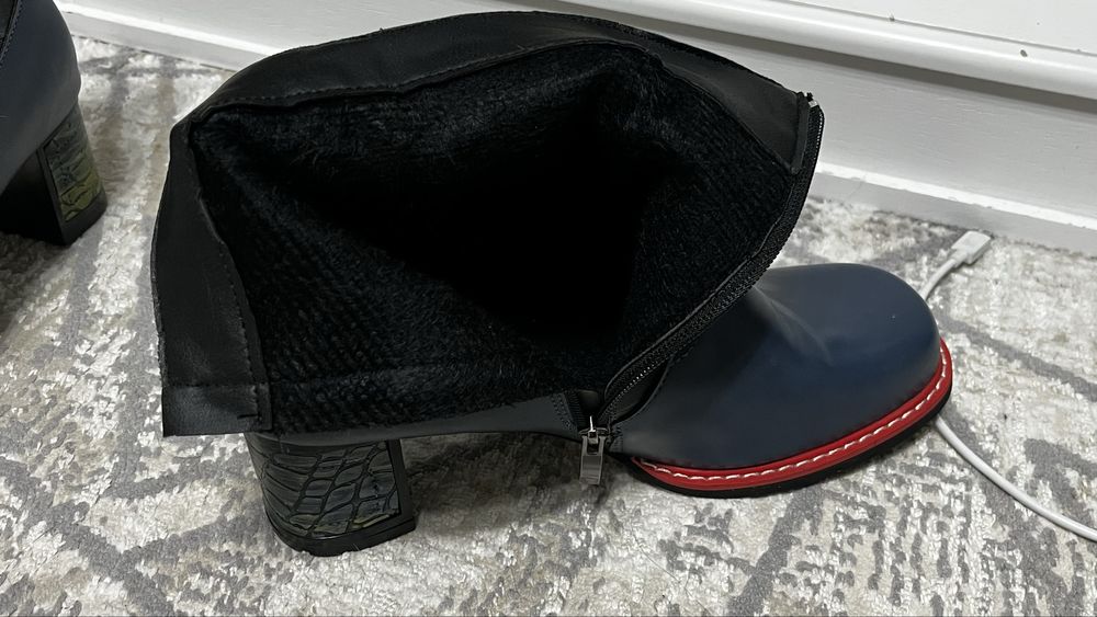 Продам полусапожки новые