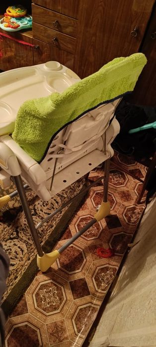 Продам стульчик для кормления и автолюльку