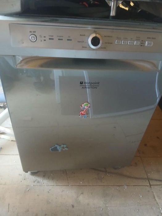 Mașina de spălat vase HOTPOINT ARISTON