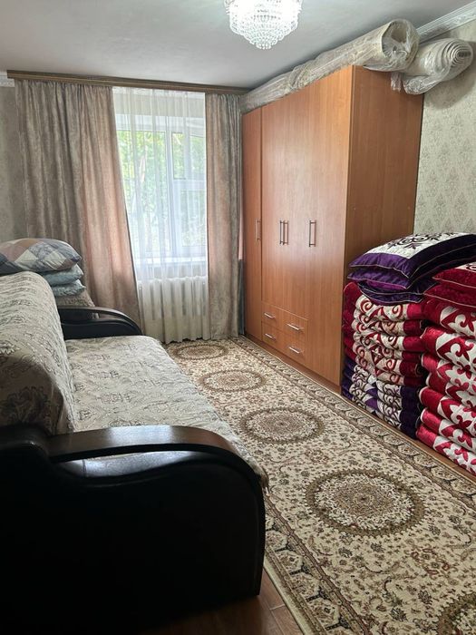 Продам 4 комнатную квартиру