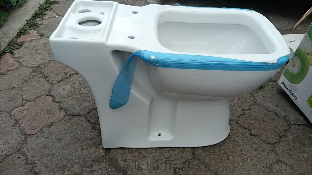 Продам унитаз без бачка