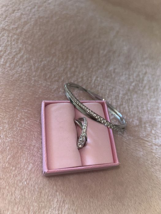 Swarovski комплект гривна и пръстен 53 размер